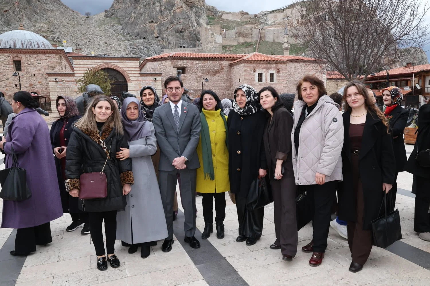 BELMEK KURSLARINDA ŞEKİLLENEN ÇİNİLER GÖRÜCÜYE ÇIKTI - Görsel 3