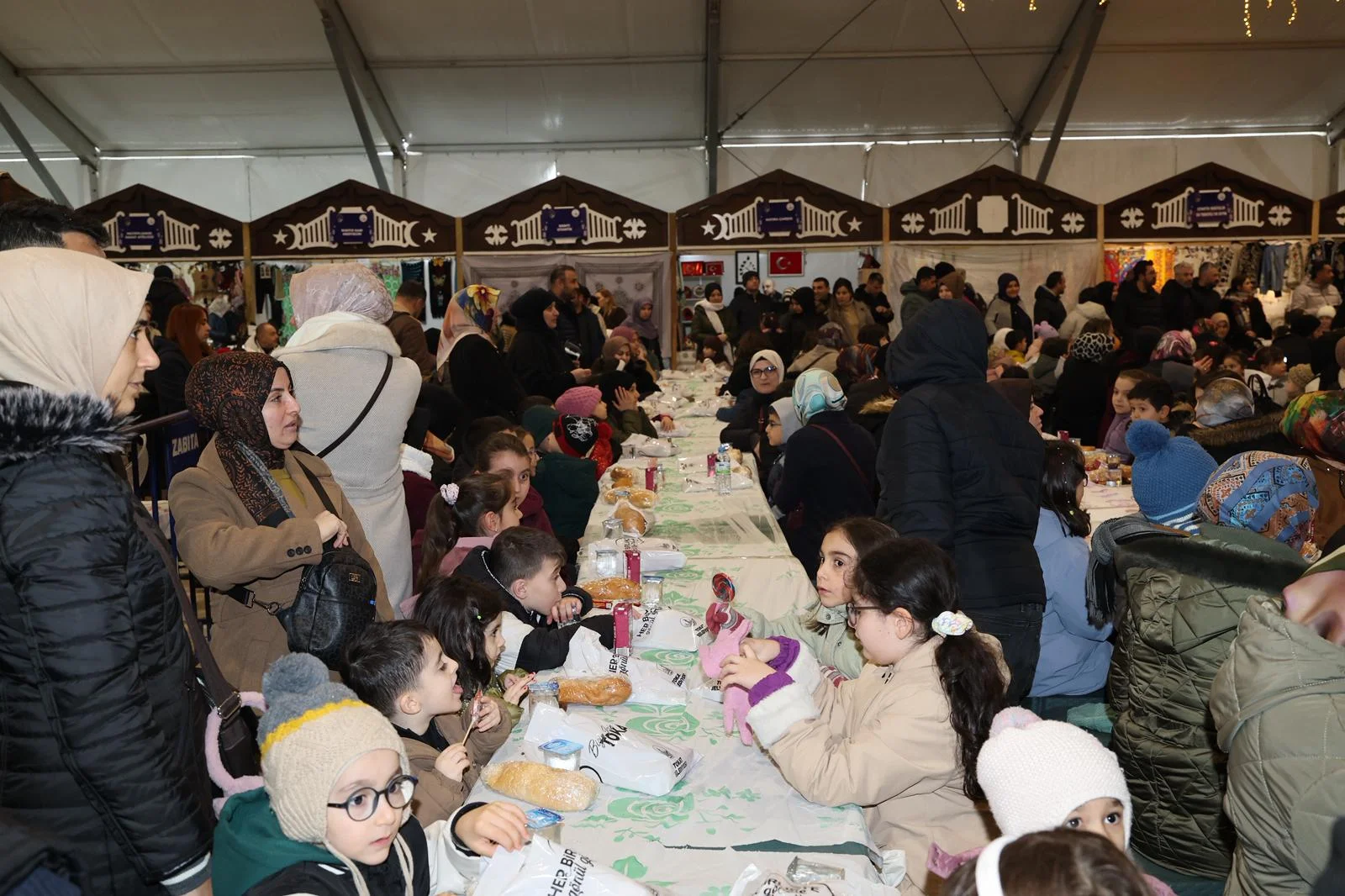 RAMAZAN’IN EN NEŞELİ İFTARI: TEKNE ORUCUM'A YÜZLERCE ÇOCUK KATILDI - Görsel 9