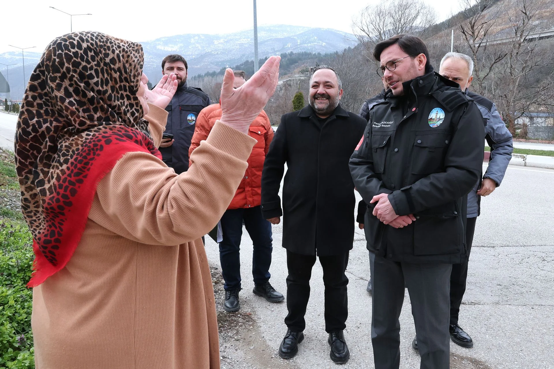 BAŞKAN YAZICIOĞLU KEMER MAHALLESİ’NDE VATANDAŞLARLA BULUŞTU - Görsel 1