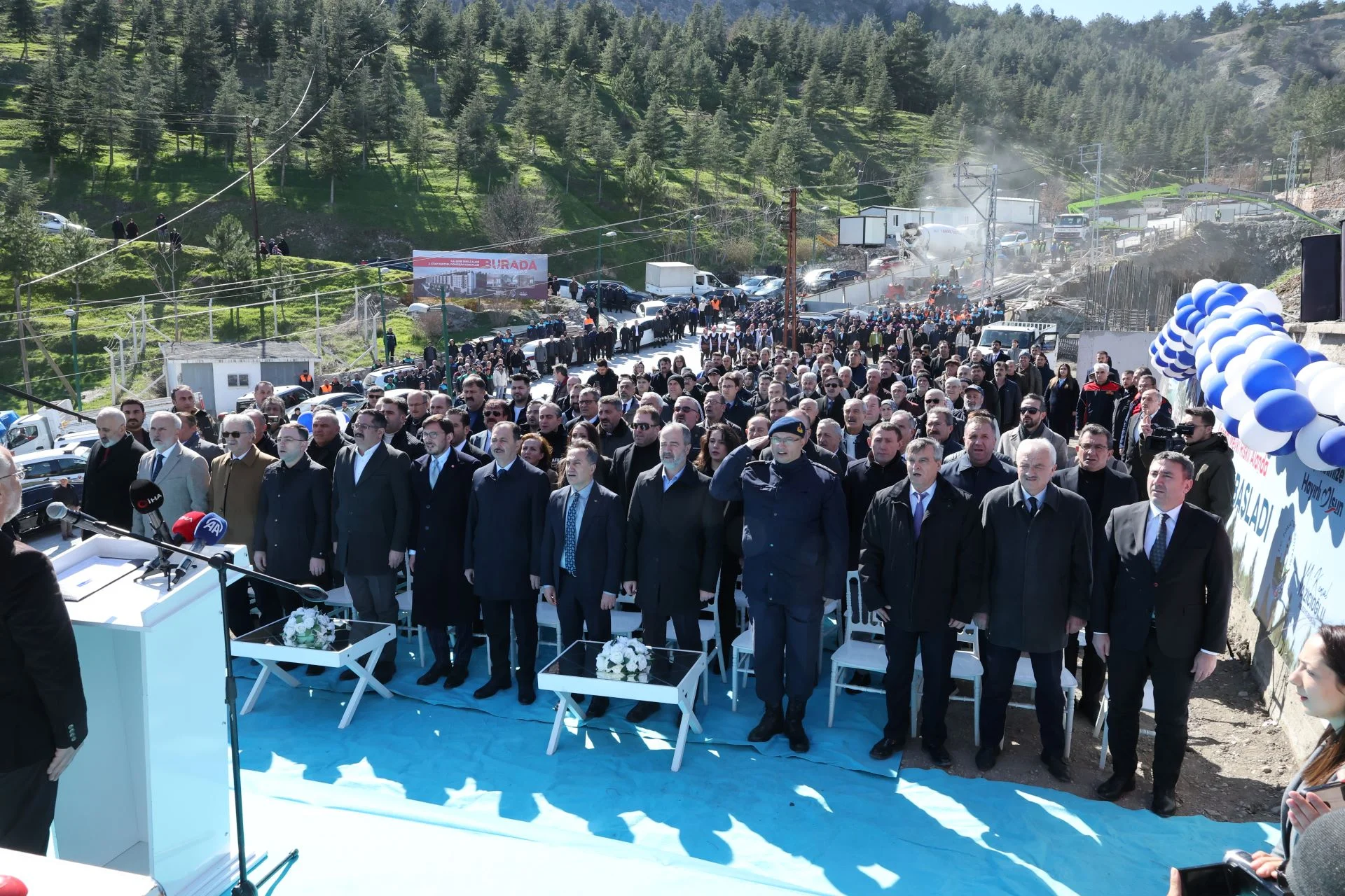 KENTSEL DÖNÜŞÜM 1. ETAP KONUTLARIN TEMEL ATMA TÖRENİ GERÇEKLEŞTİRİLDİ - Görsel 2