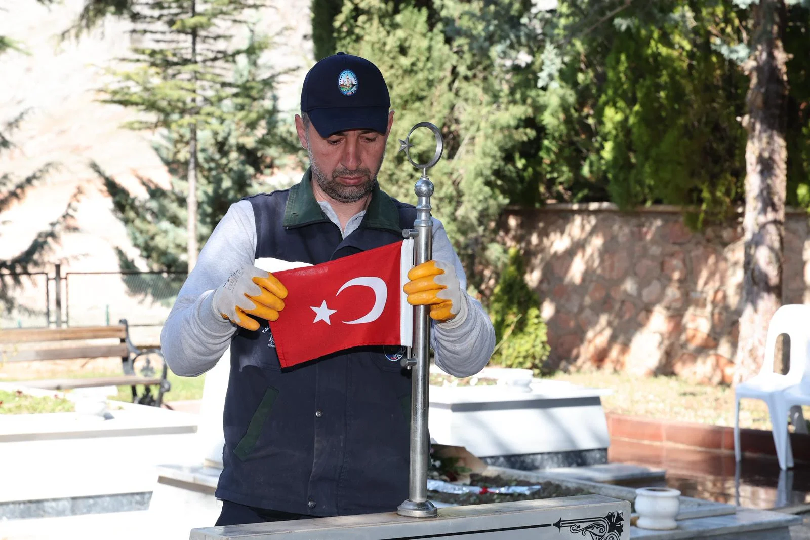 BAYRAM ÖNCESİ MEZARLIKLARDA KAPSAMLI ÇALIŞMA - Görsel 4