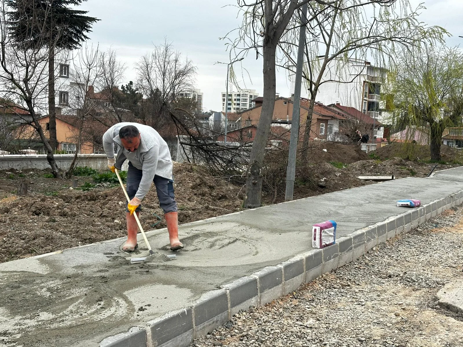 TOKAT BELEDİYESİ ÇALIŞMALARINA HIZ KESMEDEN DEVAM EDİYOR - Görsel 2