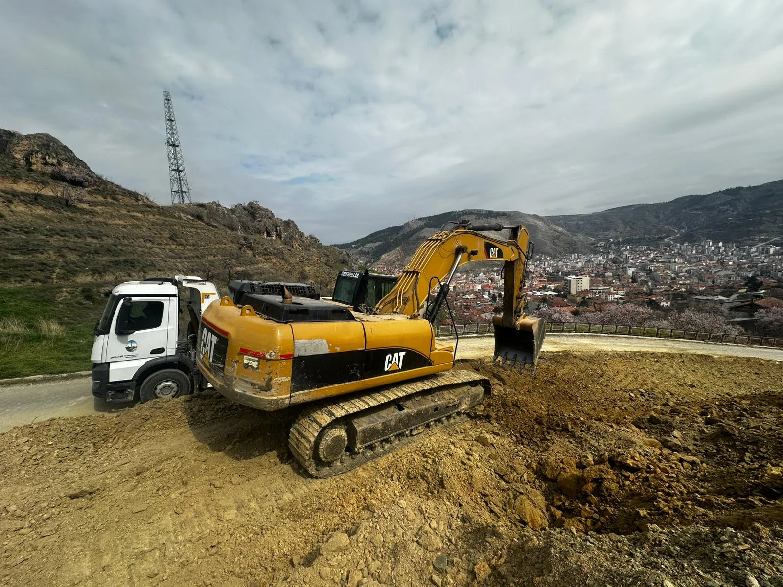 TOKAT BELEDİYESİ ÇALIŞMALARINA HIZ KESMEDEN DEVAM EDİYOR - Görsel 8