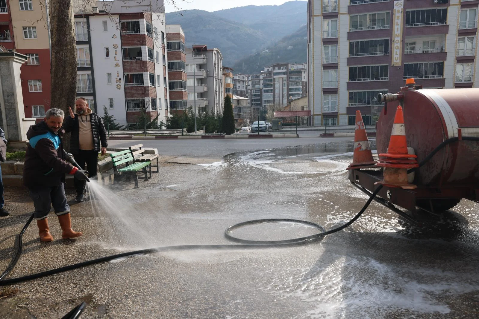TOKAT BELEDİYESİ’NDEN BAYRAM ÖNCESİ CAMİLERDE KAPSAMLI TEMİZLİK - Görsel 2