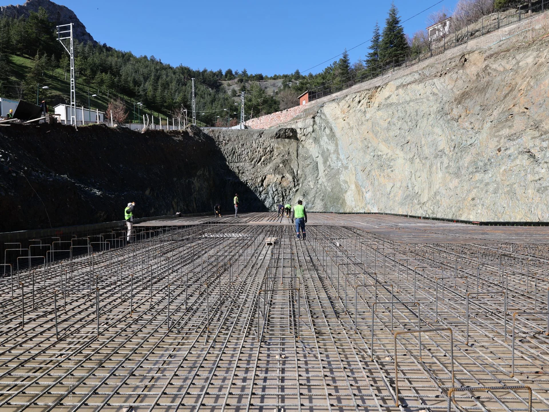KENTSEL DÖNÜŞÜMDE KARARLI ADIMLAR: KALEDİBİ’NDE İLK ETAP BAŞLADI - Görsel 2
