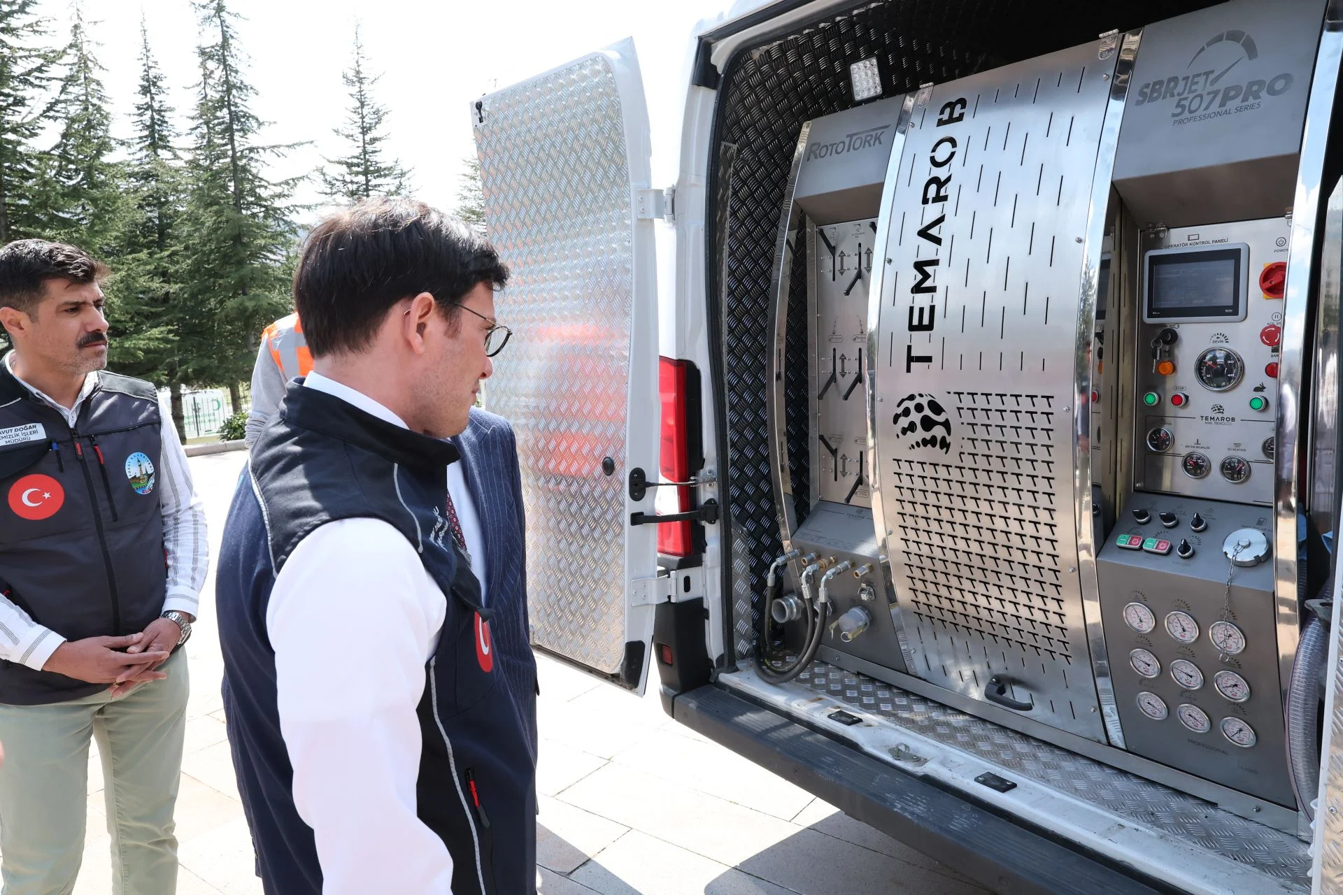 TEMİZLİKTE YENİ DÖNEM: JET YIKAMA ARACI SAHADA - Görsel 4