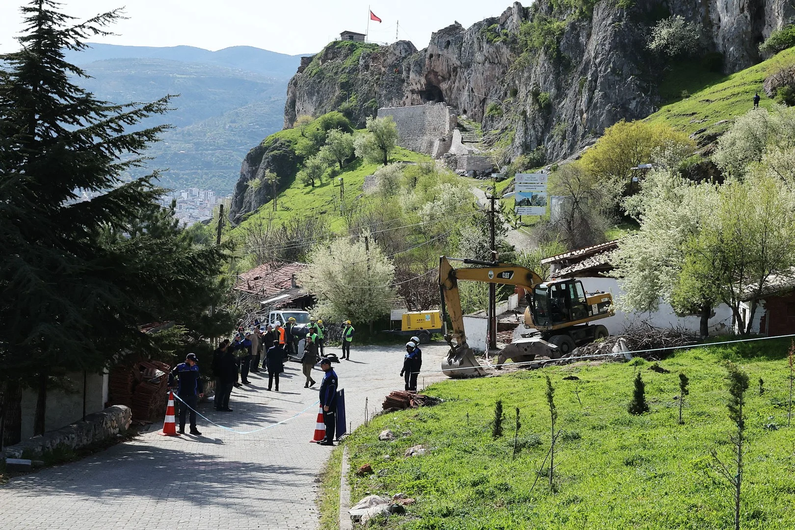 TOKAT’TA KENTSEL DÖNÜŞÜMDE YENİ AŞAMA: YIKIMLAR BAŞLADI - Görsel 1