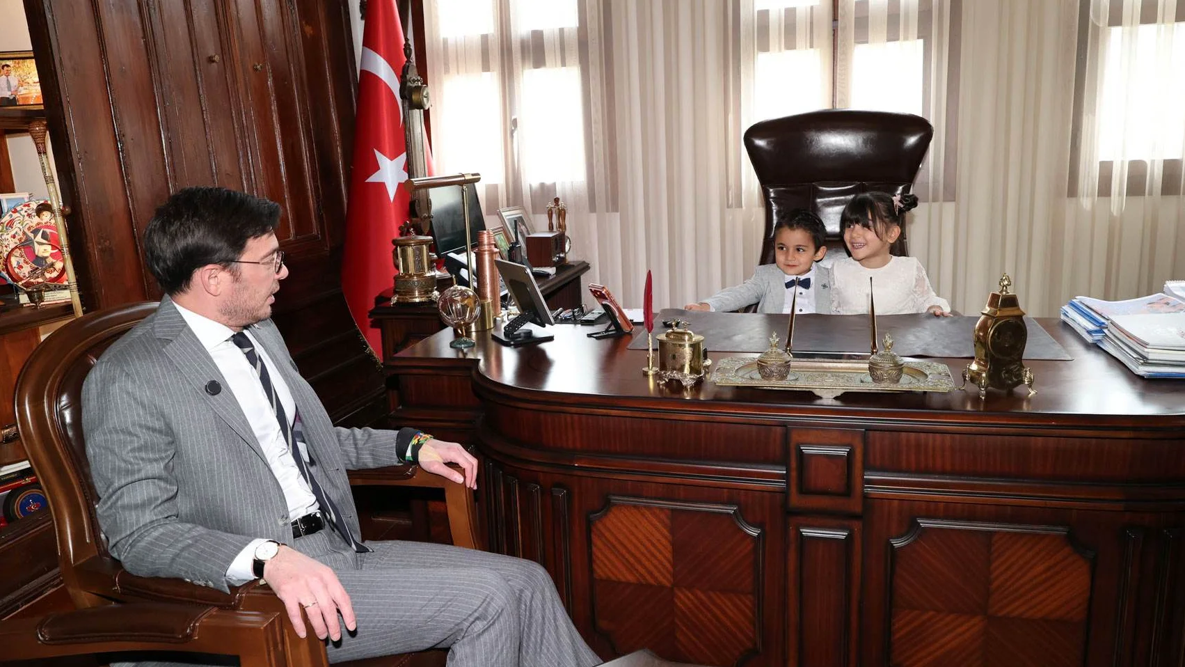 BAŞKAN YAZICIOĞLU, MAKAMINI MİNİKLERE DEVRETTİ