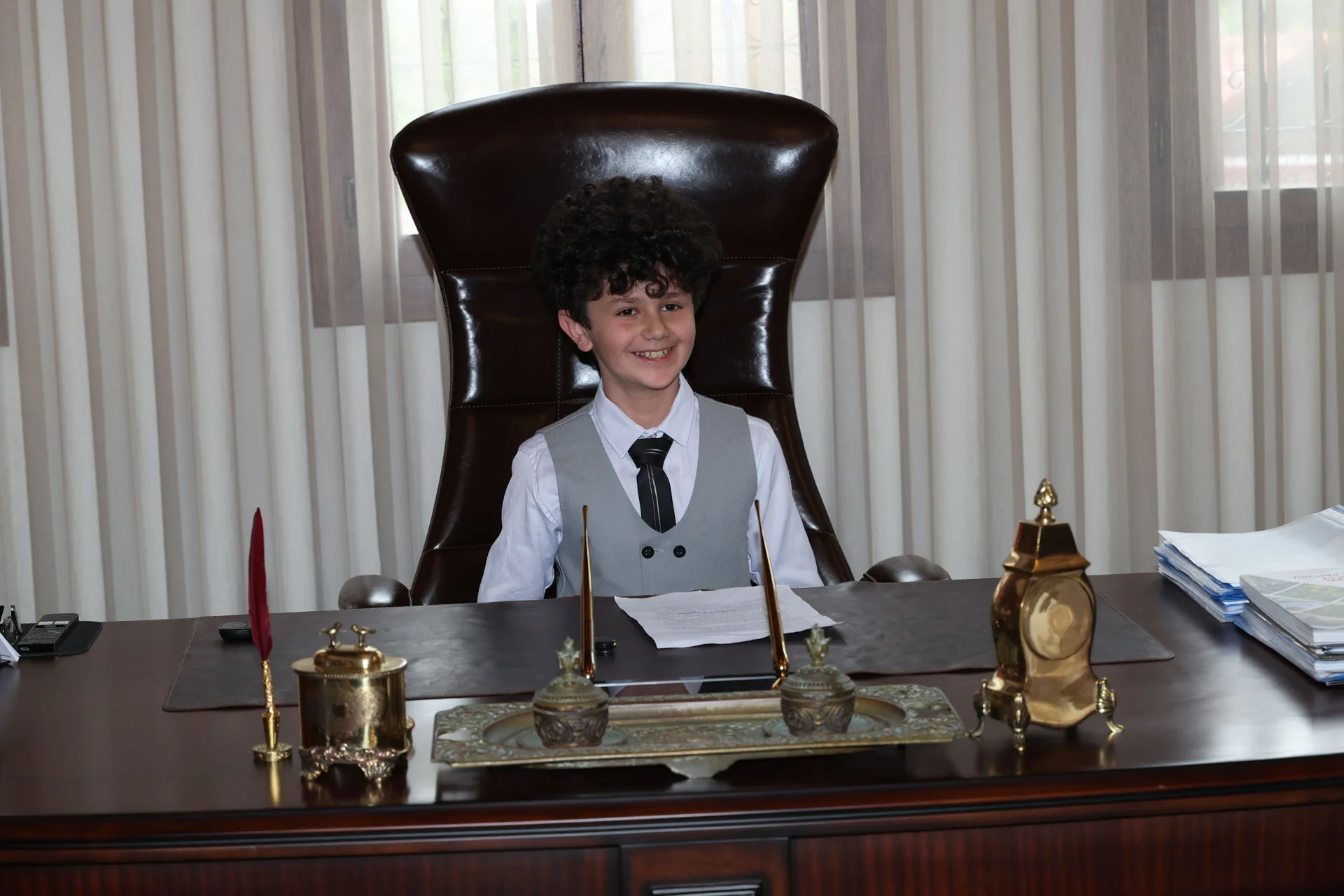 TEMSİLİ BAŞKAN MİNİK YUSUF ALİ ERGÜN BAŞKANLIK KOLTUĞUNDA - Görsel 9