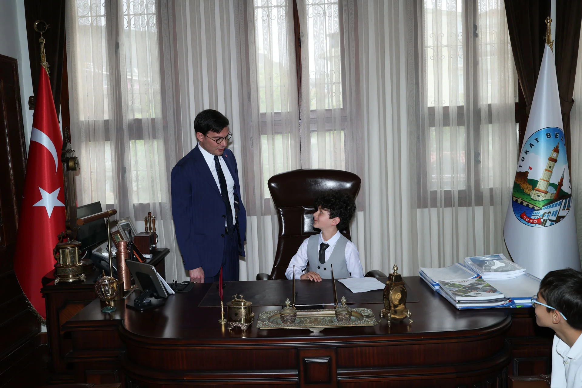 TEMSİLİ BAŞKAN MİNİK YUSUF ALİ ERGÜN BAŞKANLIK KOLTUĞUNDA - Görsel 12