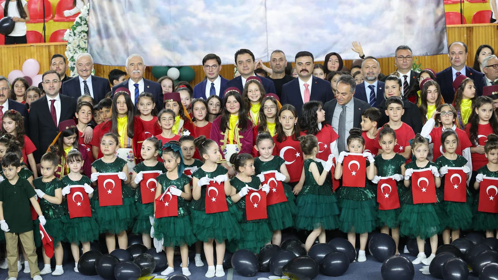 TOKAT’TA 23 NİSAN COŞKUSU VE DUYGU DOLU ANLAR BİR ARADA YAŞANDI