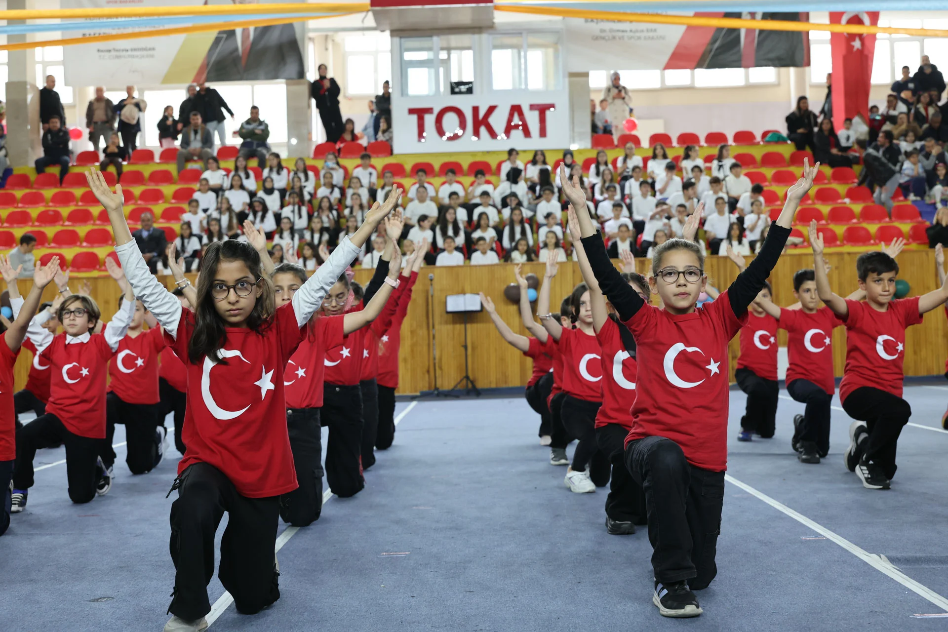 TOKAT’TA 23 NİSAN COŞKUSU VE DUYGU DOLU ANLAR BİR ARADA YAŞANDI - Görsel 8