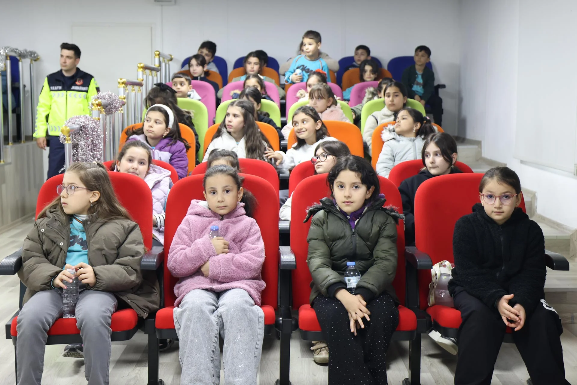 TOKAT BELEDİYESİ YENİLENEN TRAFİK EĞİTİM PARKI’NDA MİNİKLERE UYGULAMALI TRAFİK EĞİTİMİ - Görsel 9