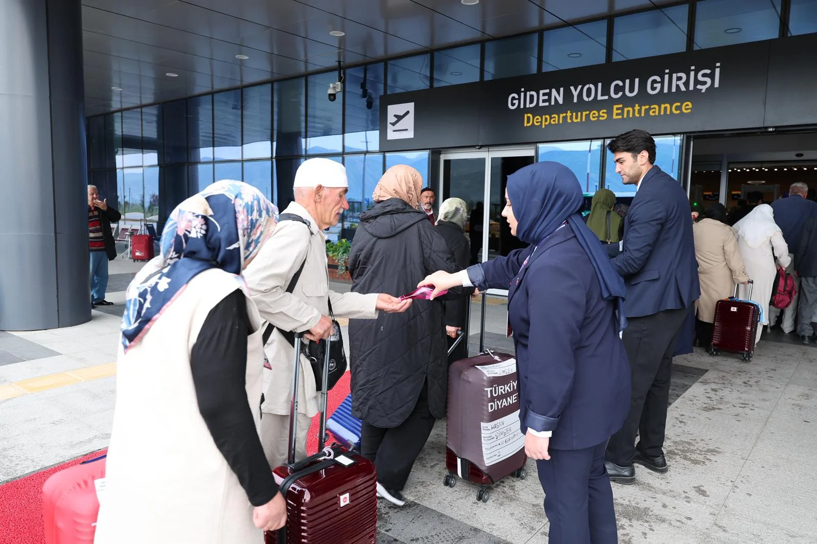 TOKAT BELEDİYESİ’NDEN HACI ADAYLARINA MANEVİ UĞURLAMA - Görsel 4