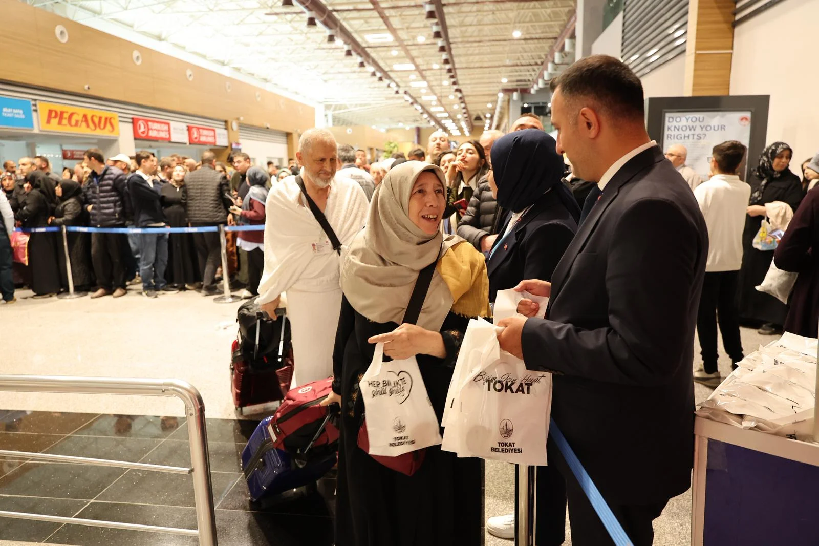 TOKAT BELEDİYESİ’NDEN HACI ADAYLARINA MANEVİ UĞURLAMA - Görsel 17