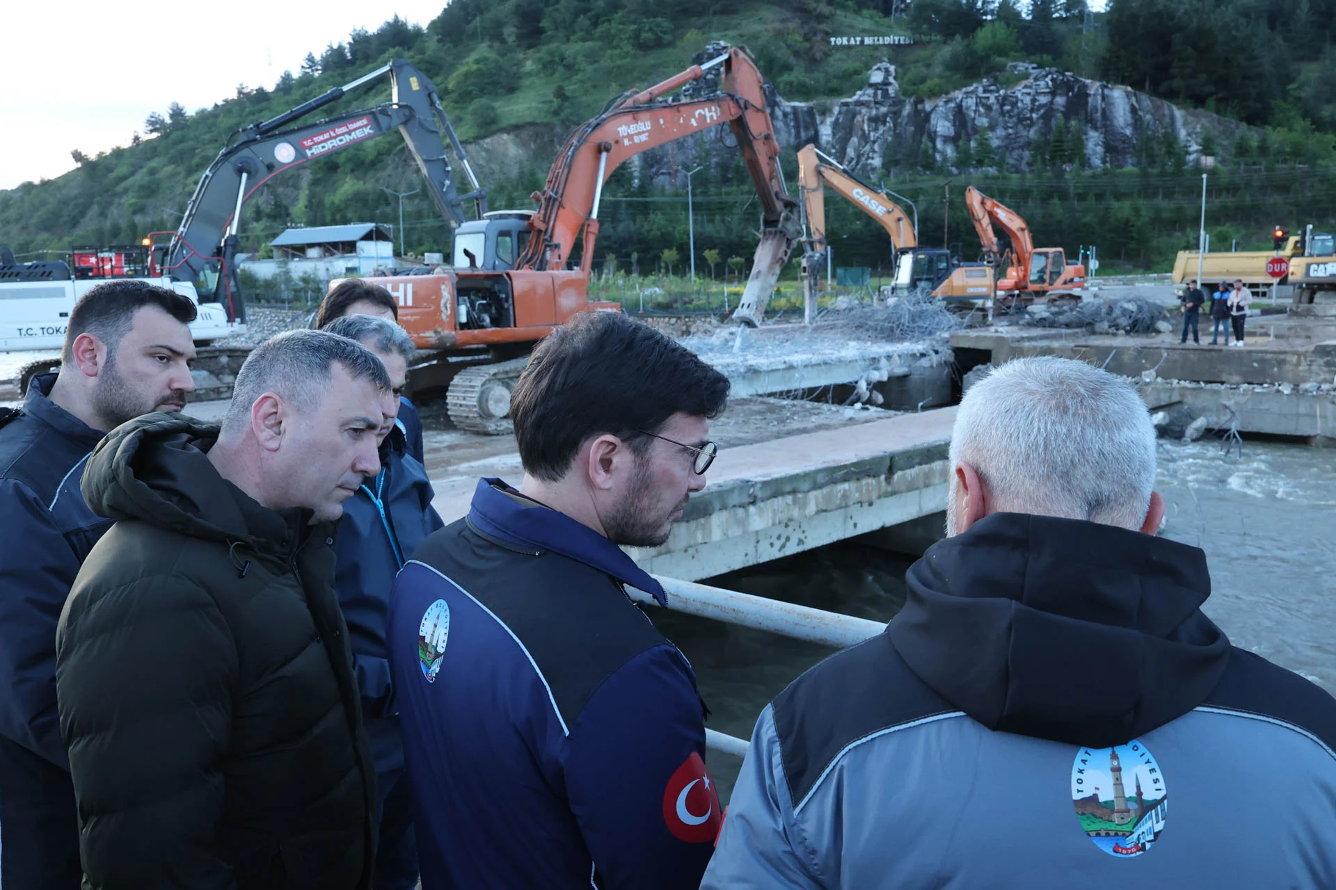 TAŞKIN RİSKİNE KARŞI ÇEDAŞ KÖPRÜSÜNDE YIKIM ÇALIŞMALARI SÜRÜYOR - Görsel 14