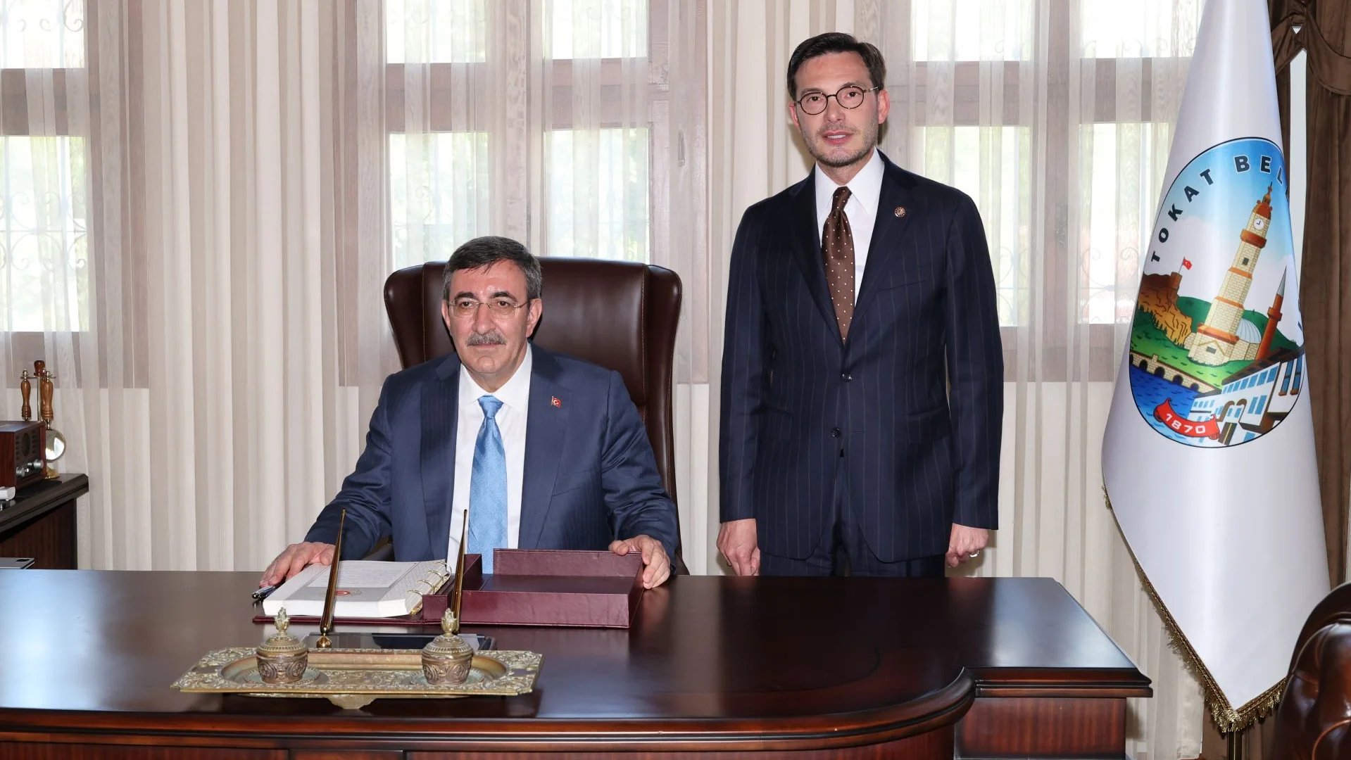 CUMHURBAŞKANI YARDIMCISI CEVDET YILMAZ TOKAT BELEDİYESİ’Nİ ZİYARET ETTİ