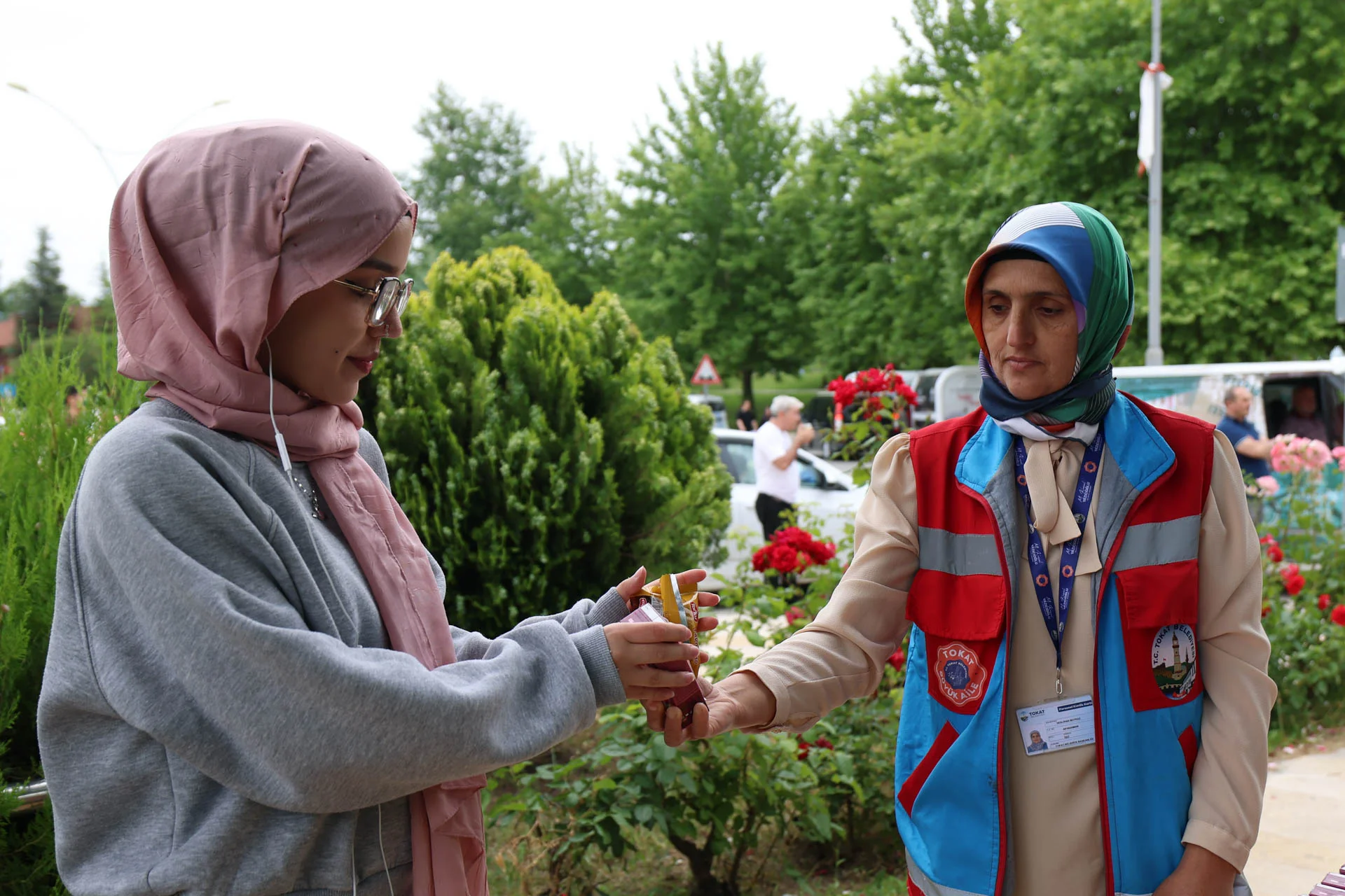 TOKAT BELEDİYESİ YKS MARATONUNDA GENÇLERİ VE AİLELERİNİ YALNIZ BIRAKMADI - Görsel 1