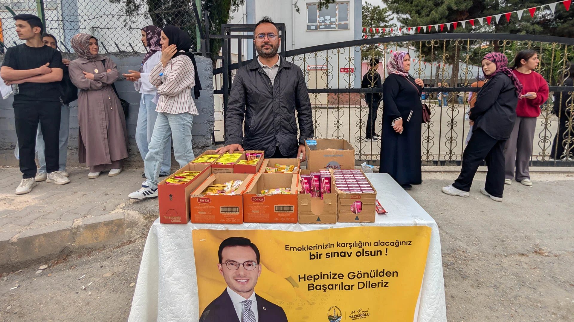 TOKAT BELEDİYESİ YKS MARATONUNDA GENÇLERİ VE AİLELERİNİ YALNIZ BIRAKMADI - Görsel 14