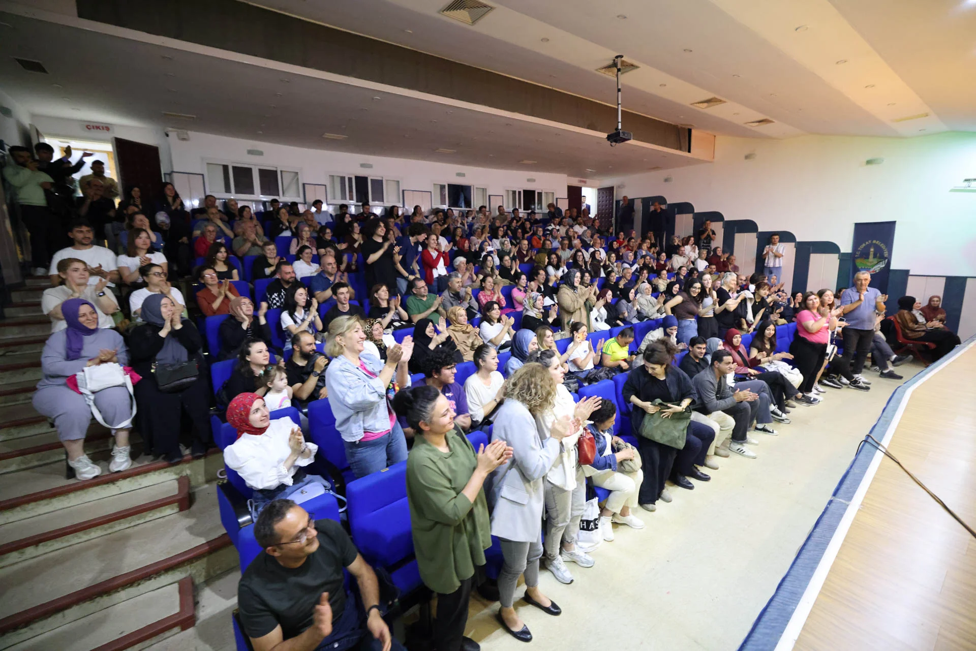TOKAT BELEDİYESİ 1. TİYATRO FESTİVALİ SANATSEVERLERDEN TAM NOT ALDI - Görsel 12