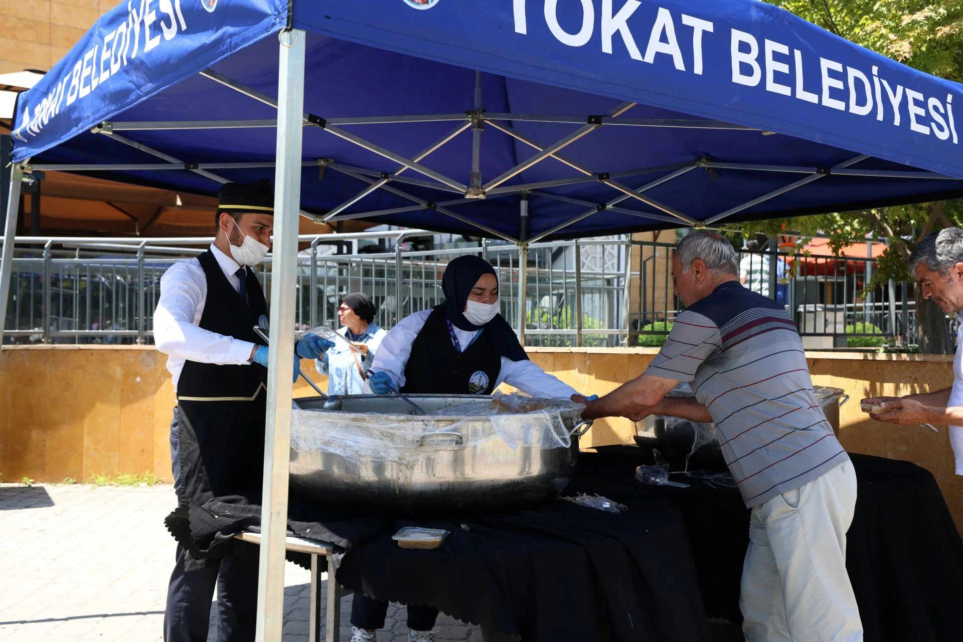 TOKAT BELEDİYESİNDEN 12 BİN KİŞİLİK AŞURE İKRAMI - Görsel 14