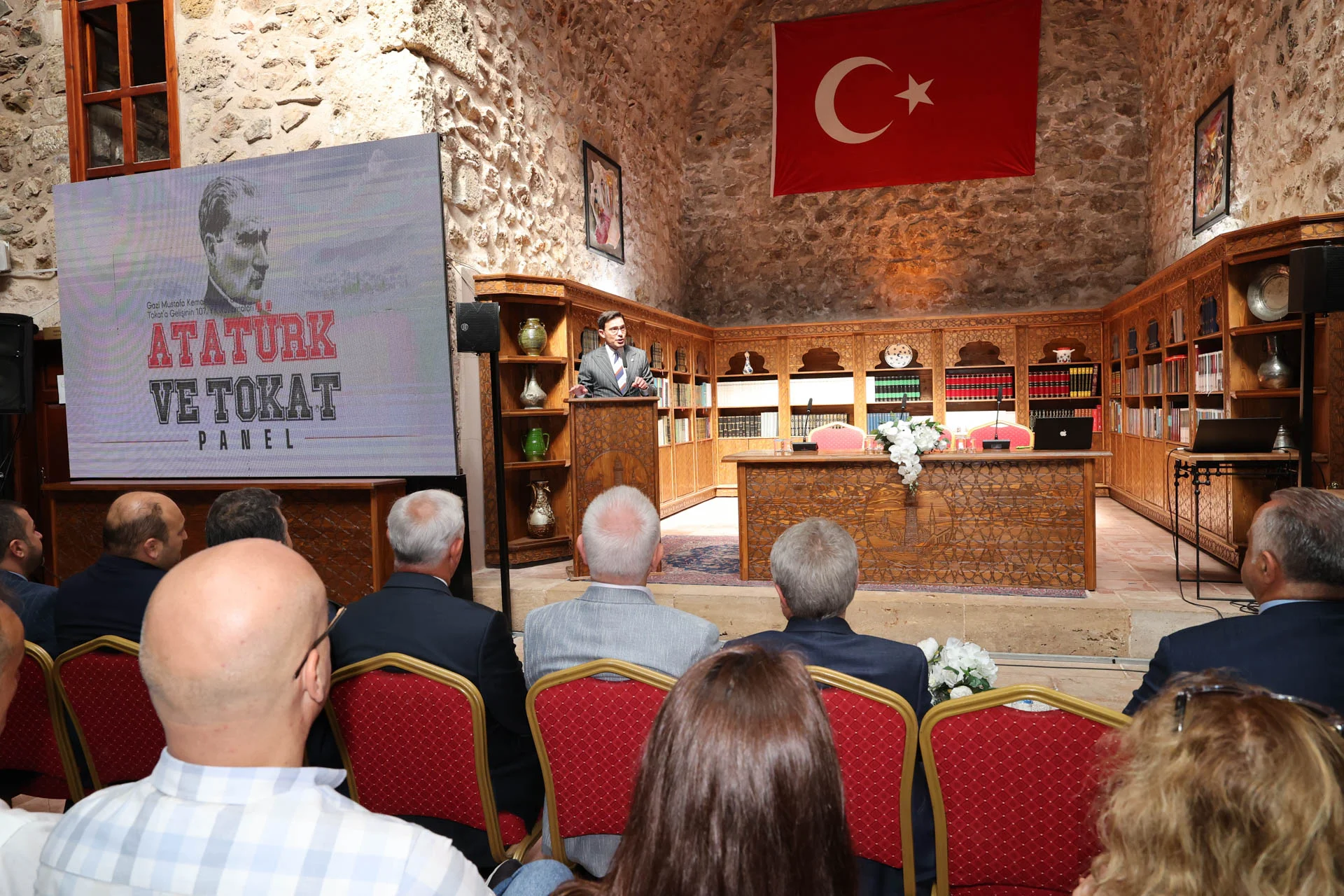 "ATATÜRK VE TOKAT" PANELİNDE TARİH, MİLLİ MÜCADELE VE CUMHURİYET RUHU KONUŞULDU - Görsel 2