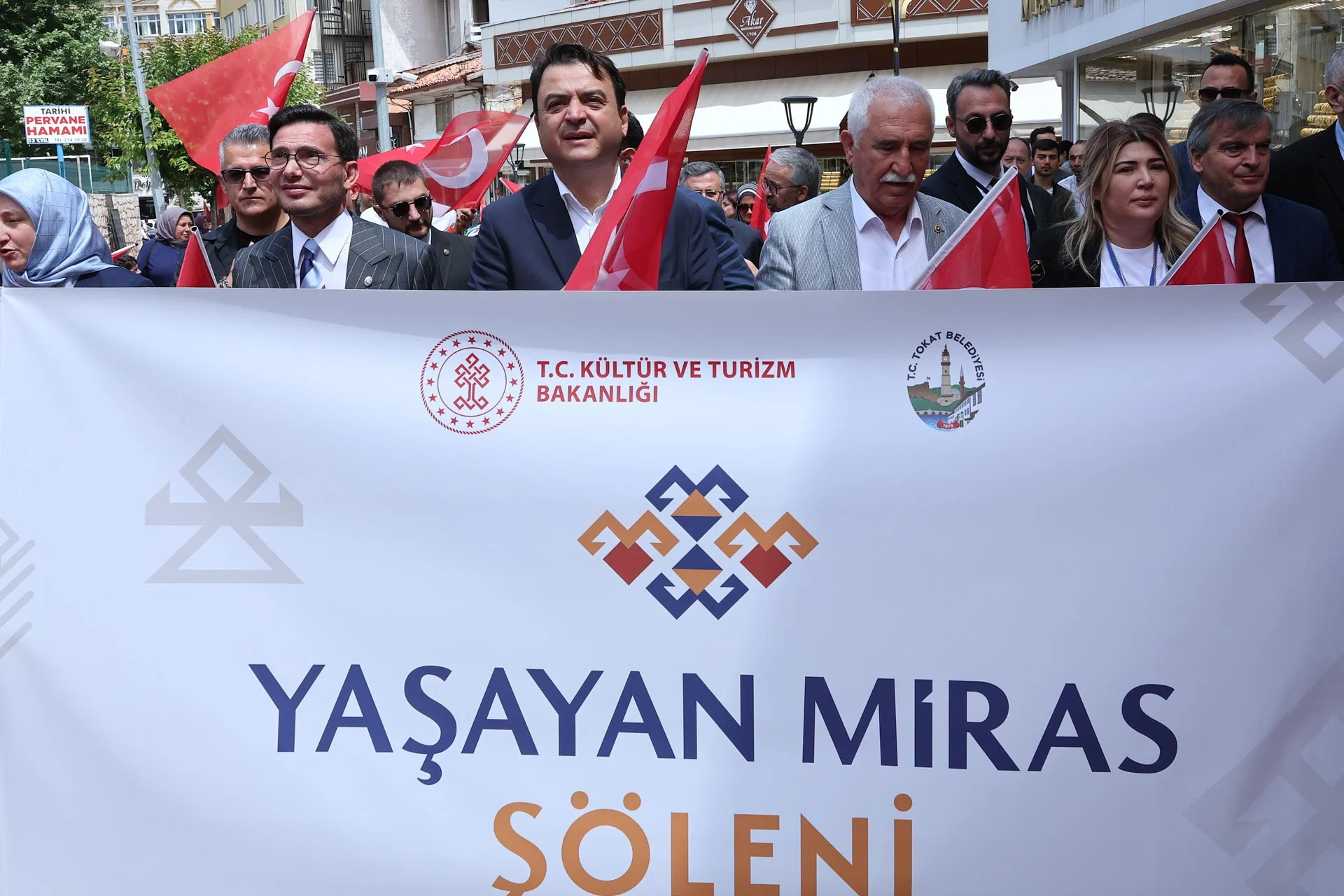 TOKAT YAŞAYAN MİRAS ŞÖLENİ TÜM COŞKUSUYLA BAŞLADI - Görsel 2