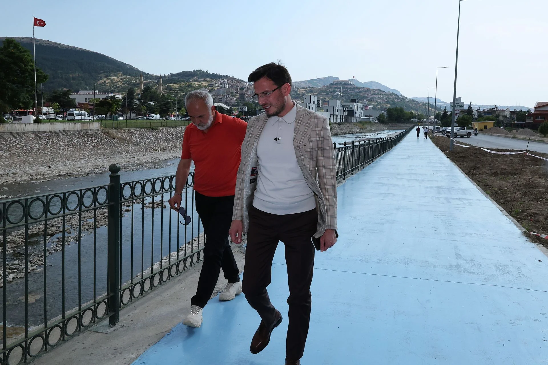 BAŞKAN YAZICIOĞLU: "ŞEHRİMİZİN HER NOKTASINDA ÜRETMEYE DEVAM EDİYORUZ" - Görsel 4