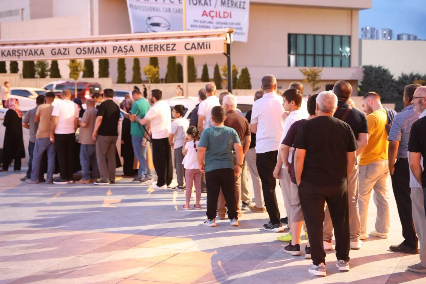 TOKAT BELEDİYESİ'NDEN 15 TEMMUZ ŞEHİTLERİ İÇİN 10 BİN KİŞİLİK HELVA İKRAMI - Görsel 6