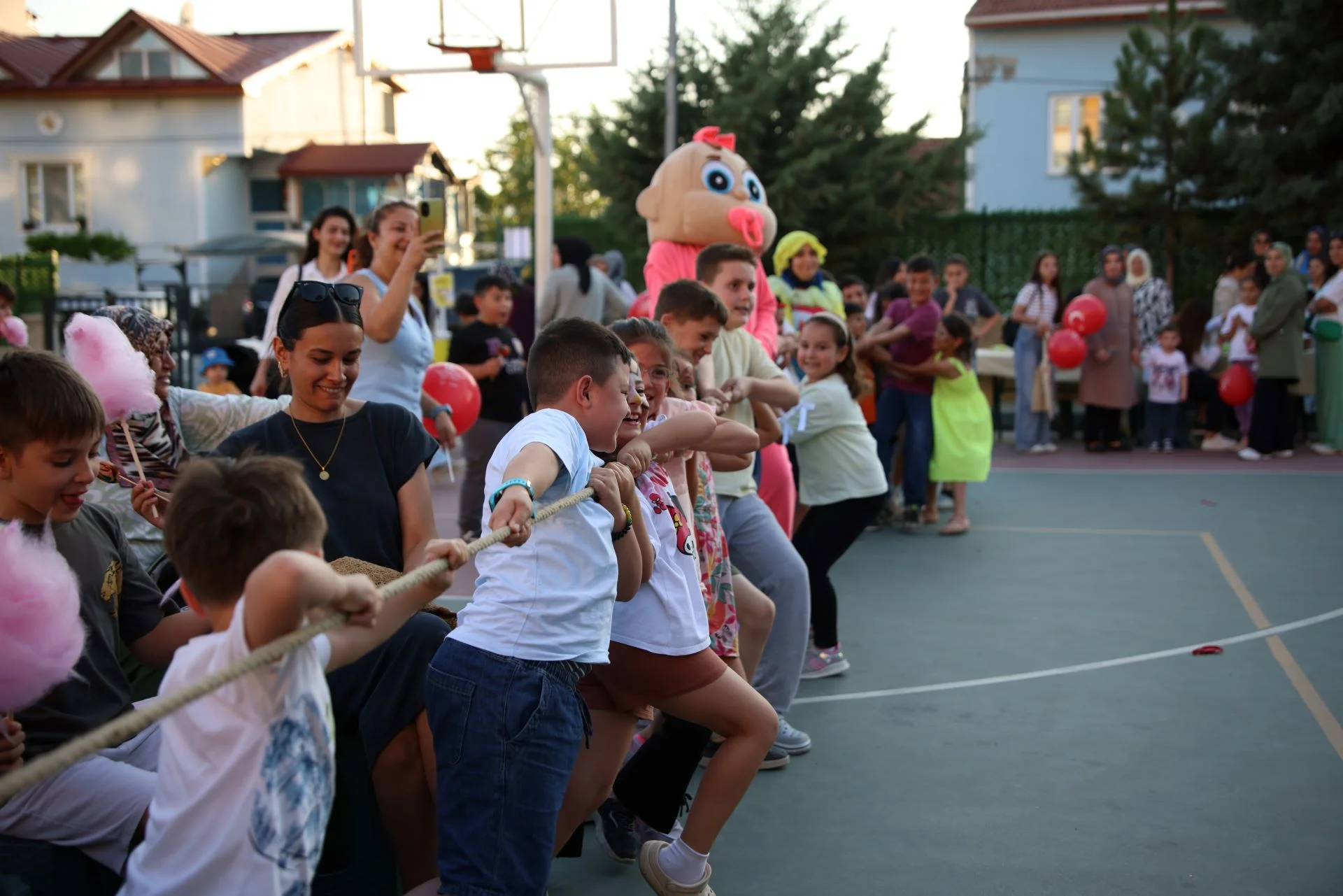 TOKAT BELEDİYESİ'NDEN 42 MAHALLEYİ BULUŞTURAN ŞENLİK - Görsel 5