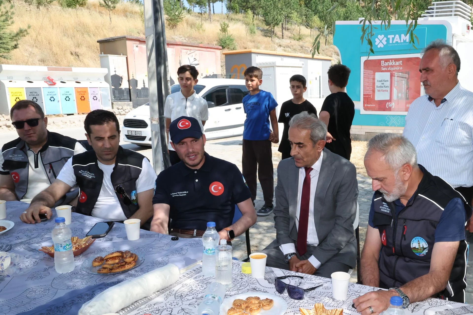 BAŞKAN YAZICIOĞLU ESENTEPE VE DOĞUKENT MAHALLELERİNDE VATANDAŞLARLA BULUŞTU - Görsel 3
