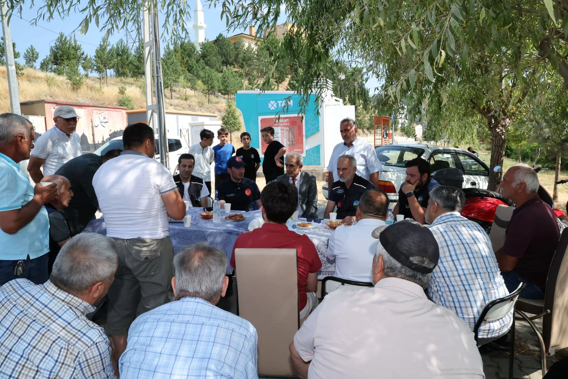 BAŞKAN YAZICIOĞLU ESENTEPE VE DOĞUKENT MAHALLELERİNDE VATANDAŞLARLA BULUŞTU - Görsel 4
