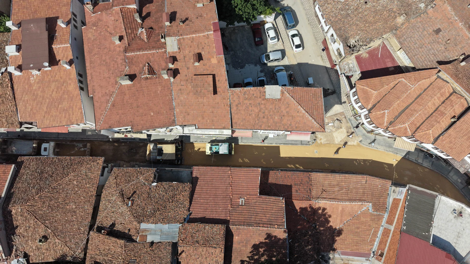 BAŞKAN YAZICIOĞLU ESNAFA VE VATANDAŞA SORDU, SOKAĞIN KADERİNİ ORTAK AKIL BELİRLEDİ - Görsel 3
