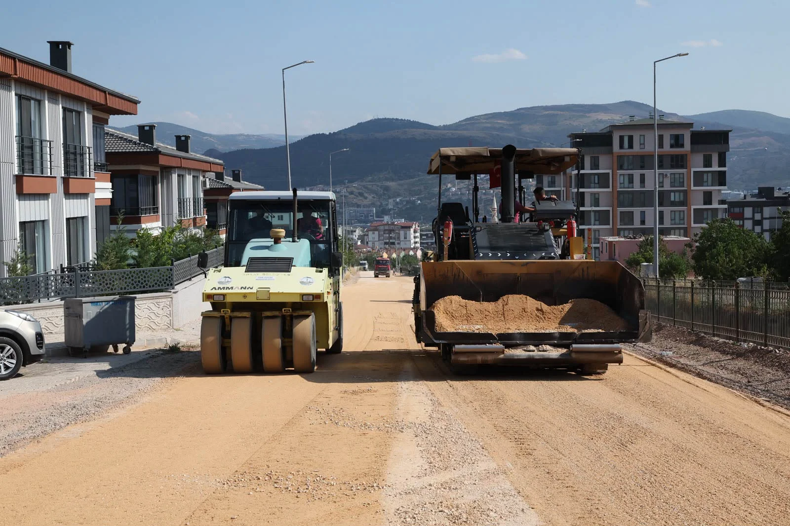 GÜNEŞLİ MAHALLESİ FİDANLIK CADDESİ’NDE ASFALT ÇALIŞMALARI TAMAMLANIYOR - Görsel 15