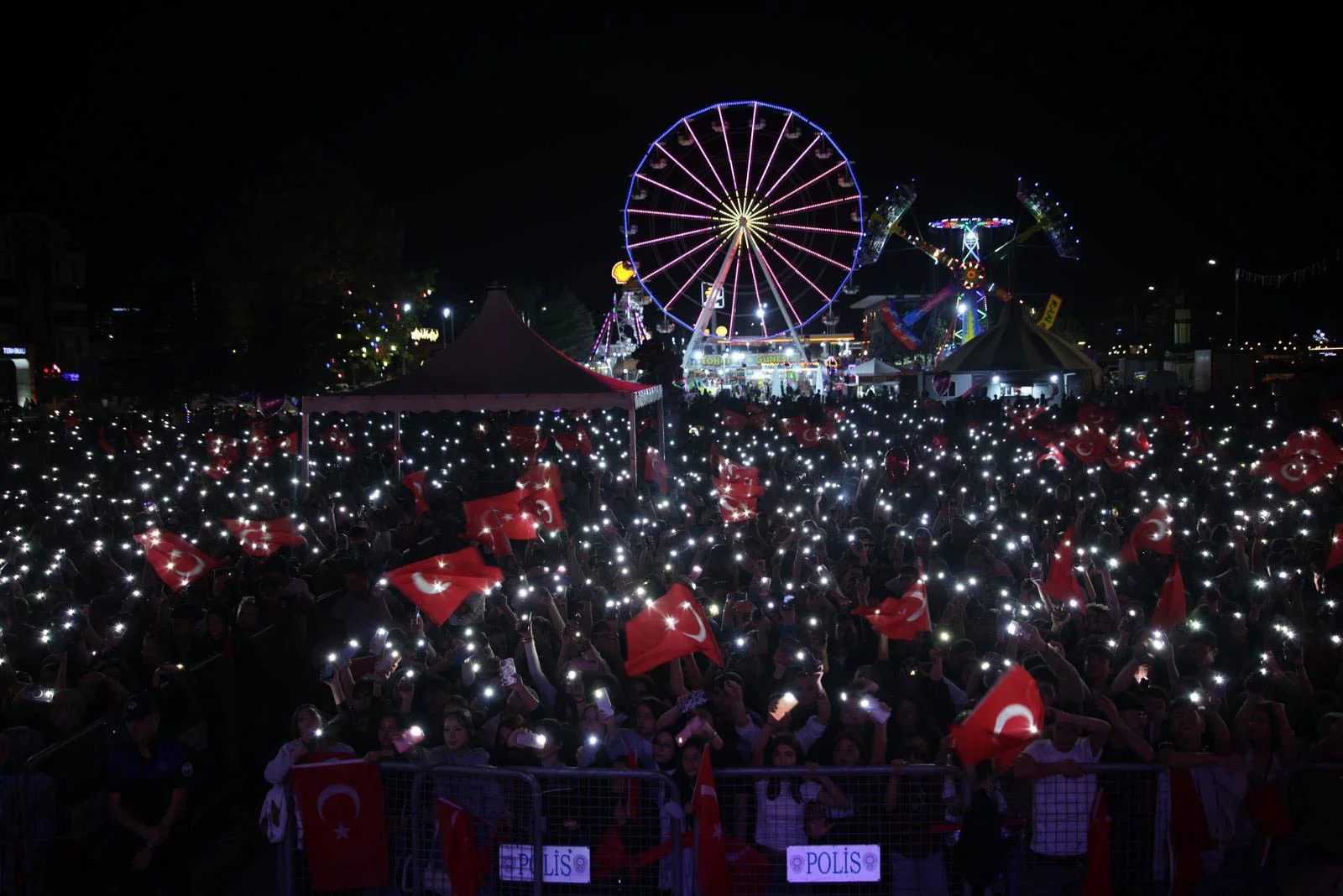 ZAFER COŞKUSU TUĞÇE KANDEMİR KONSERİYLE TAÇLANDI - Görsel 7