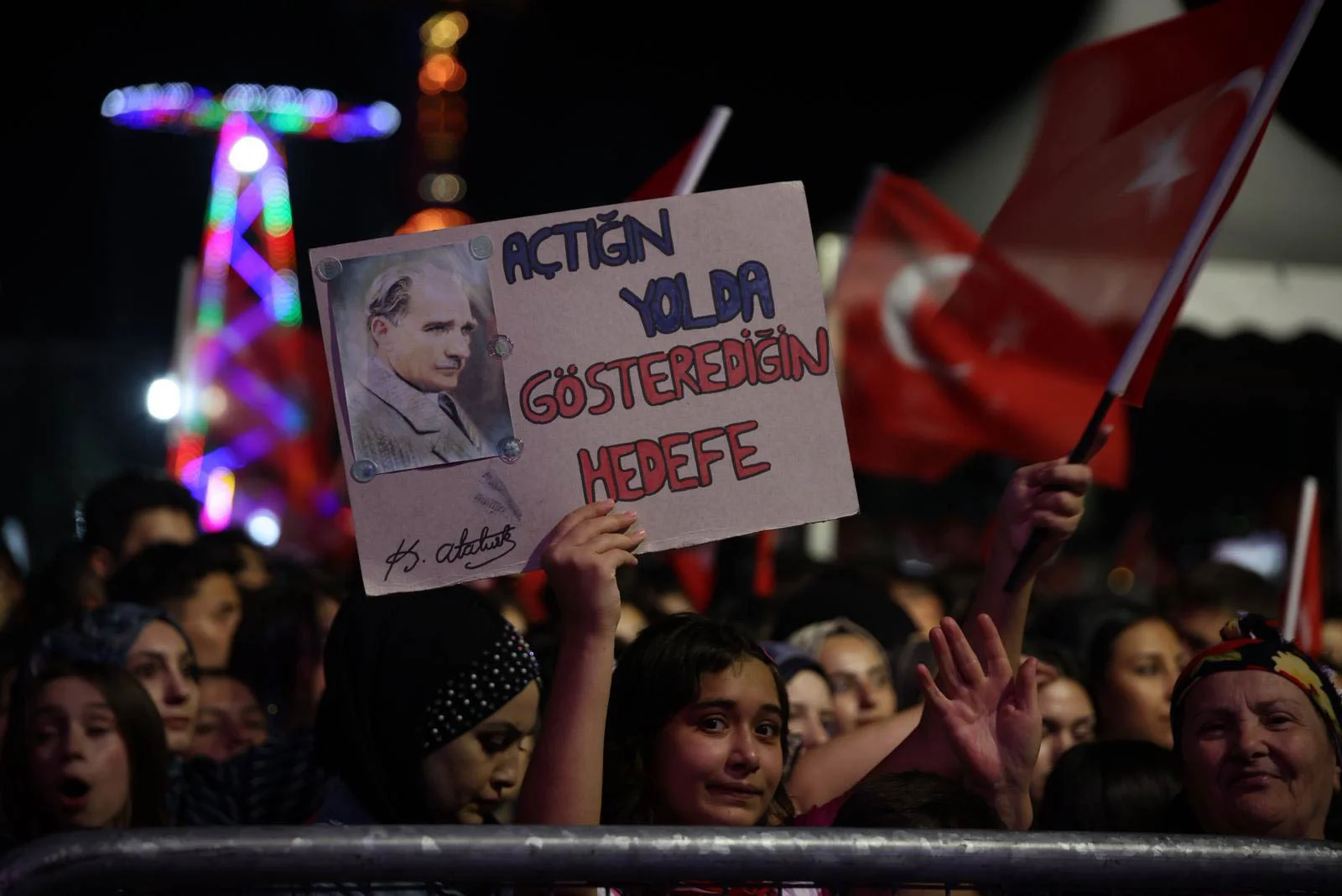 ZAFER COŞKUSU TUĞÇE KANDEMİR KONSERİYLE TAÇLANDI - Görsel 8