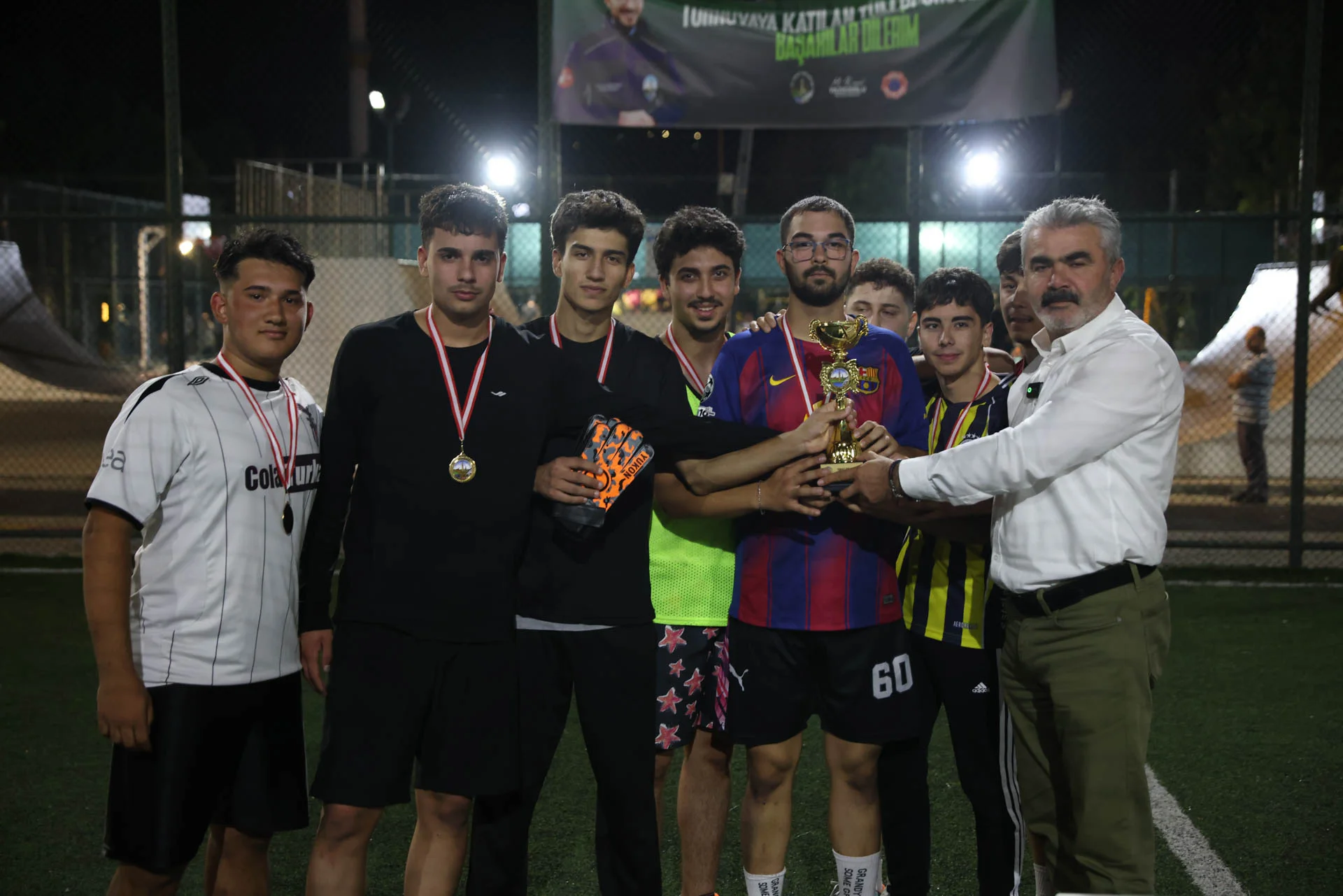 MAHALLELER ARASI FUTBOL VE 3X3 SOKAK BASKETBOLU TURNUVALARI TAMAMLANDI - Görsel 8