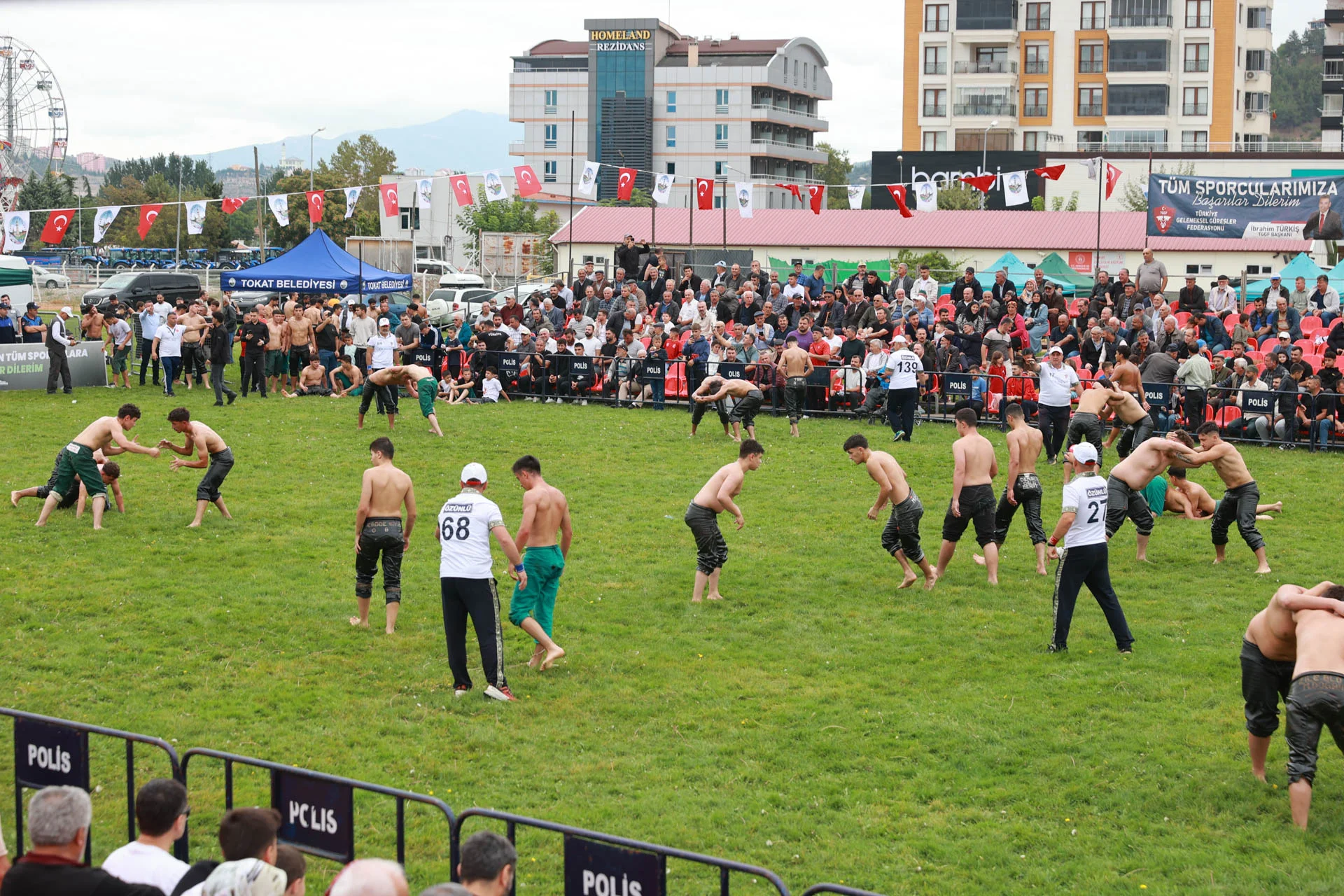 PEHLİVANLAR TOKAT’TA ER MEYDANINDA SAHNE ALDI - Görsel 15