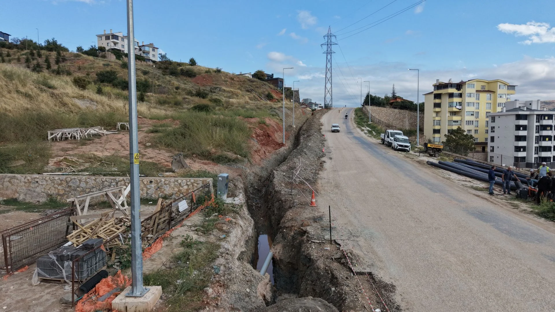 ALTIYÜZEVLER’DE İÇME SUYU HATTI YENİLENİYOR - Görsel 1