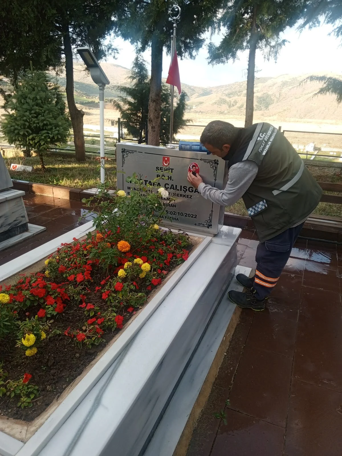 ERENLER ŞEHİTLİĞİ’NDE KABİRLERİN BAKIM VE YENİLEME ÇALIŞMALARI TAMAMLANDI - Görsel 3